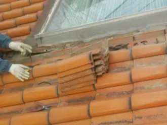 葺き直し工事の様子